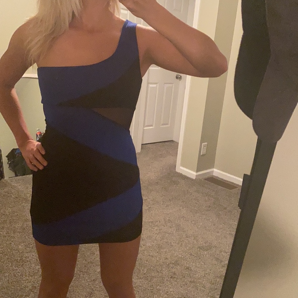 Dress - Picture 4 of 4